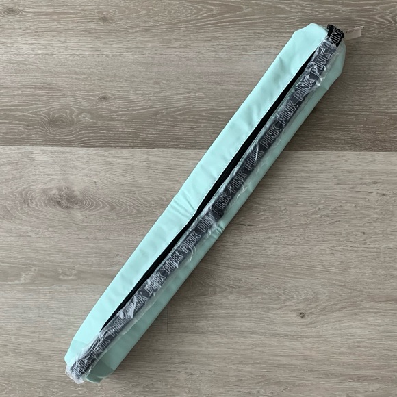 VS PINK 6-Can Crossbody Sling Cooler Bag - Picture 6 of 7